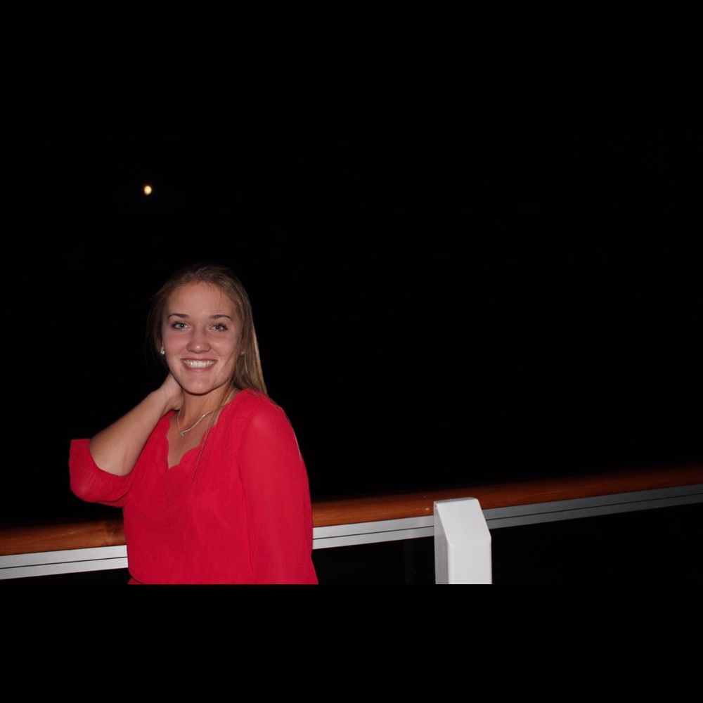 Meet your Posher, Elissa